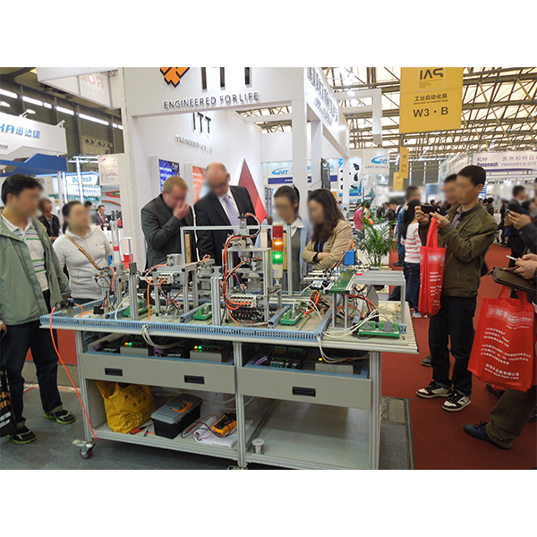 维修电工实训台都配有什么(图1) 维修电工实训台都配有什么(图1)